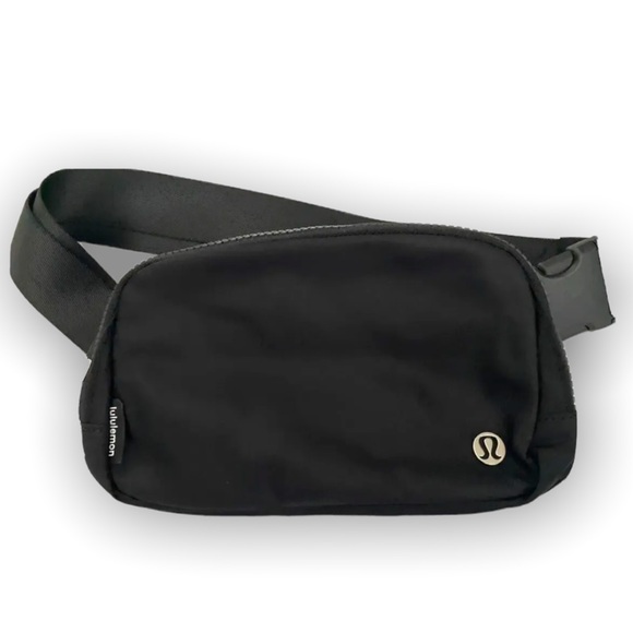 lululemon athletica Handbags - NWT Lululemon Everywhere Belt Bag Black
Fanny Pack Classic Nylon.